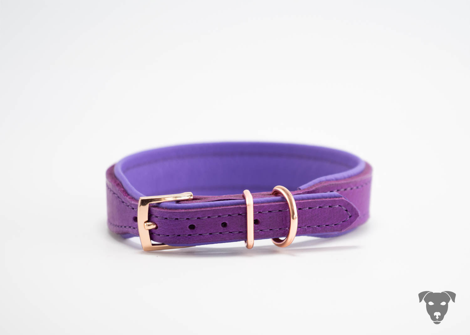 Hundehalsband feinst bestickt, handgefertigte Hundehalsbänder aus Meisterhand. Fettleder Halsband, Riemen Halsband oder klassisches Nappa Halsband, mit Lasergravur, Heiß Geprägt oder feinst bestickt, handmade-4-dogs