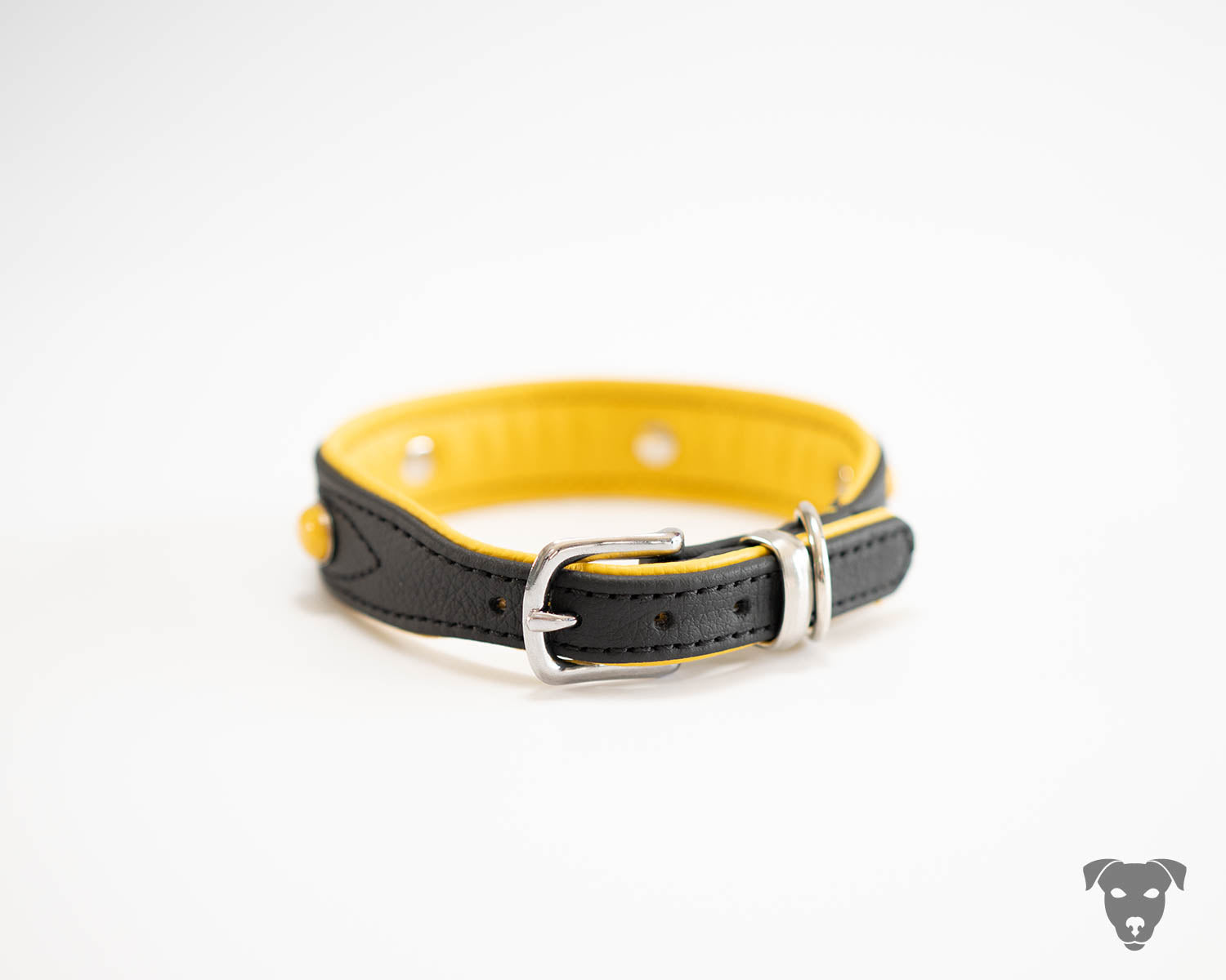 Hundehalsband feinst bestickt, handgefertigte Hundehalsbänder aus Meisterhand. Fettleder Halsband, Riemen Halsband oder klassisches Nappa Halsband, mit Lasergravur, Heiß Geprägt oder feinst bestickt, handmade-4-dogs, Hundehalsband mit Edelsteinen