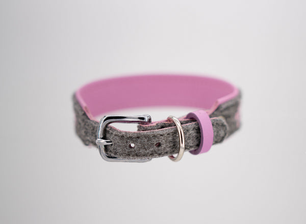 Hundehalsband feinst bestickt, handgefertigte Hundehalsbänder aus Meisterhand. Fettleder Halsband, Riemen Halsband oder klassisches Nappa Halsband, mit Lasergravur, Heiß Geprägt oder feinst bestickt, handmade-4-dogs