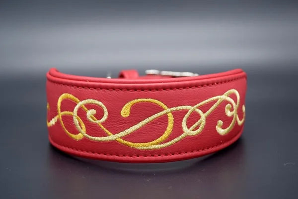 Hundehalsband feinst bestickt, handgefertigte Hundehalsbänder aus Meisterhand. Fettleder Halsband, Riemen Halsband oder klassisches Nappa Halsband, mit Lasergravur, Heiß Geprägt oder feinst bestickt, handmade-4-dogs