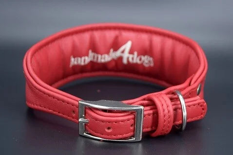 Hundehalsband feinst bestickt, handgefertigte Hundehalsbänder aus Meisterhand. Fettleder Halsband, Riemen Halsband oder klassisches Nappa Halsband, mit Lasergravur, Heiß Geprägt oder feinst bestickt, handmade-4-dogs