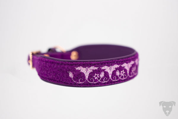 Hundehalsband feinst bestickt, handgefertigte Hundehalsbänder aus Meisterhand. Fettleder Halsband, Riemen Halsband oder klassisches Nappa Halsband, mit Lasergravur, Heiß Geprägt oder feinst bestickt, handmade-4-dogs