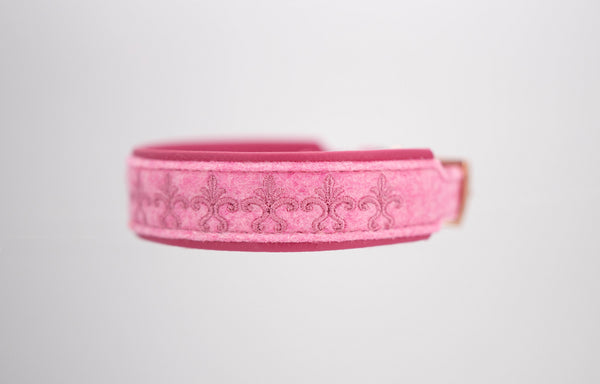 Hundehalsband feinst bestickt, handgefertigte Hundehalsbänder aus Meisterhand. Fettleder Halsband, Riemen Halsband oder klassisches Nappa Halsband, mit Lasergravur, Heiß Geprägt oder feinst bestickt, handmade-4-dogs