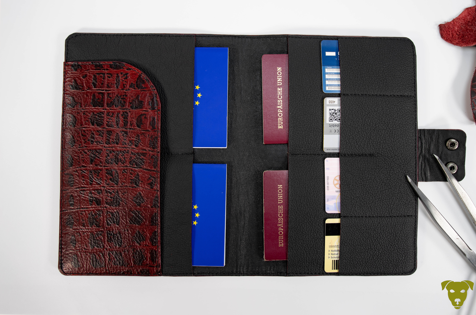 Travel Wallet KROKO - ROT für 4 Pässe